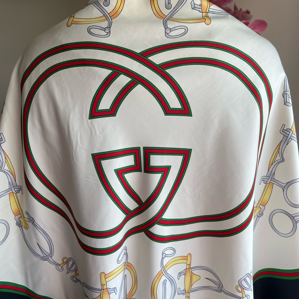 Gucci GG Logo White and Red/Green Equestrian Silk Scarf.